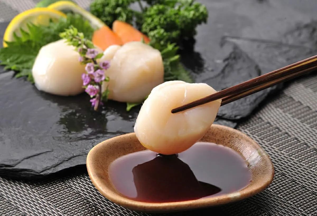 Gyoren scallop sashimi.jpg