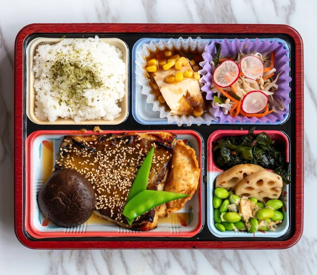 Premium Lacquer Box Bento